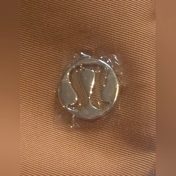 RARE Lululemon Everywhere Belt Bag 1L; ARTIFACT (Brown/Gold); Crossbody; Unisex - Picture 8 of 16